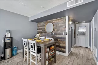 Photo #5: 6404617 Listing