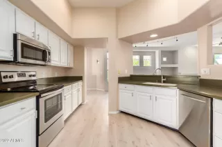 Photo #2: 6404958 Listing