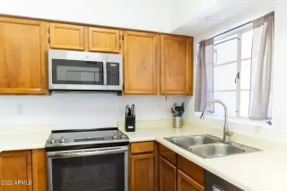 Photo #6: 6404968 Listing