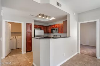 Photo #5: 6404971 Listing