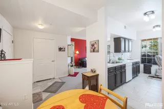 Photo #5: 6405064 Listing