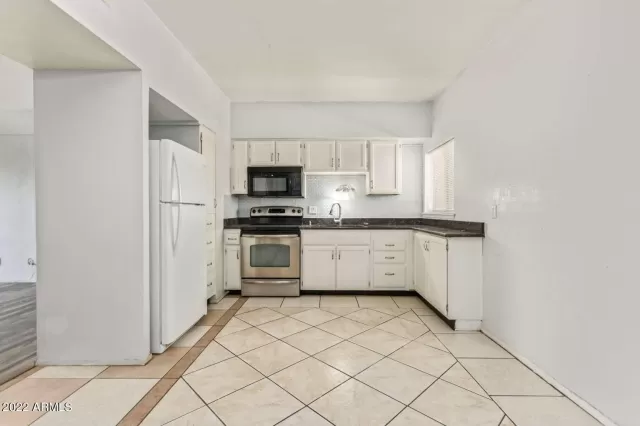 MLS: 6405086 Condo For Sale