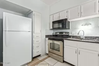 Photo #2: 6405086 Listing 