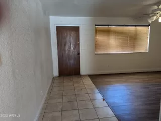 Photo #6: 6405087 Listing