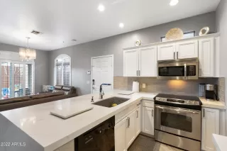 Photo #3: 6405457 Listing