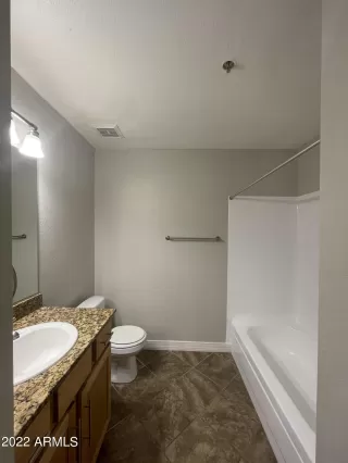 Photo #6: 6405486 Listing