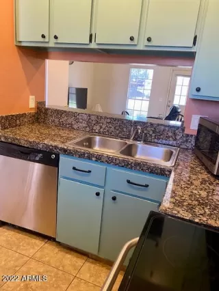 Photo #5: 6405585 Listing