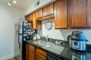 Photo #5: 6405628 Listing