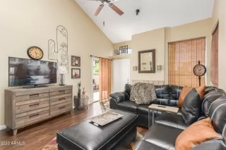 Photo #4: 6405695 Listing