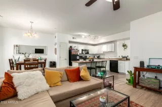 Photo #5: 6405701 Listing 