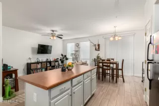 Photo #6: 6405701 Listing 