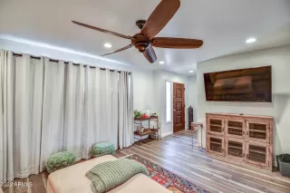 Photo #4: 6405757 Listing