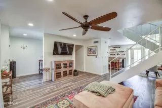 Photo #5: 6405757 Listing