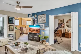 Photo #5: 6405902 Listing 