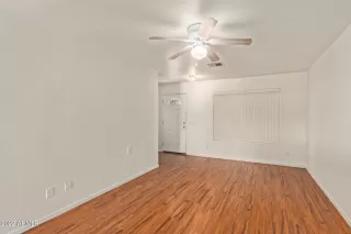 Photo #4: 6405920 Listing