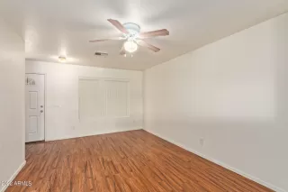 Photo #5: 6405920 Listing