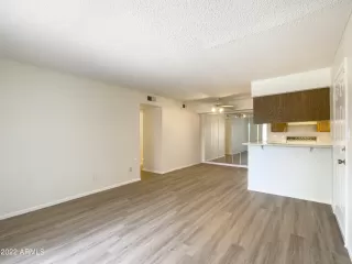 Photo #3: 6405925 Listing 