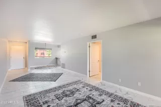 Photo #4: 6406012 Listing