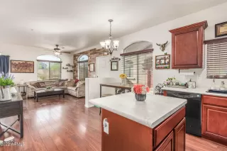 Photo #4: 6406159 Listing 