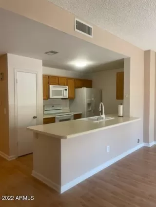 Photo #3: 6406177 Listing 