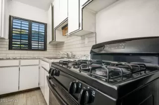 Photo #5: 6406198 Listing