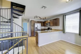 Photo #4: 6406480 Listing