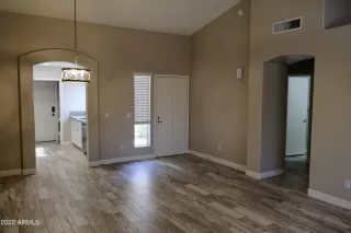 Photo #5: 6406776 Listing