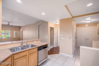 Photo #4: 6406890 Listing