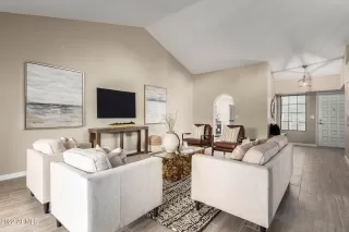 Photo #5: 6406991 Listing