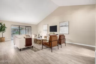 Photo #6: 6406991 Listing