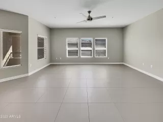 Photo #5: 6407046 Listing