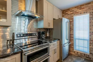 Photo #2: 6407431 Listing 