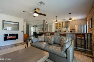 Photo #6: 6407431 Listing 