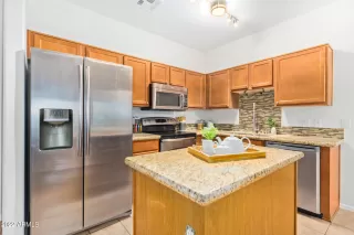 Photo #5: 6407475 Listing