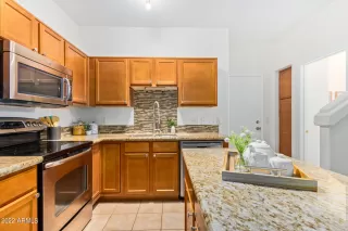 Photo #6: 6407475 Listing