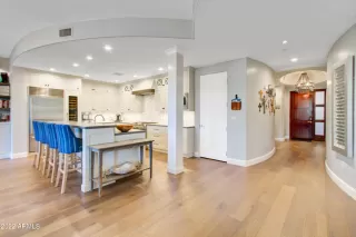 Photo #3: 6407494 Listing