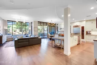 Photo #5: 6407494 Listing