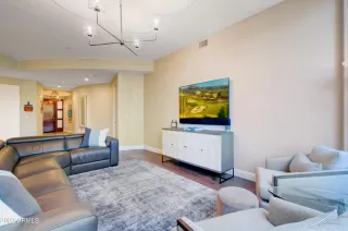 Photo #6: 6407494 Listing