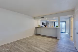 Photo #6: 6407513 Listing