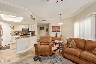 Photo #5: 6407704 Listing