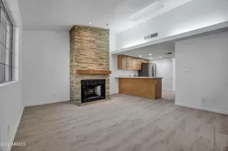 Photo #5: 6407849 Listing