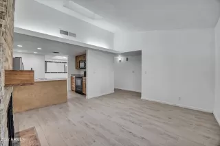 Photo #6: 6407849 Listing