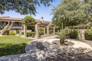 Photo #4: 6407929 Listing