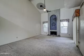 Photo #5: 6407995 Listing