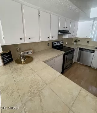 Photo #1: 6408012 Listing