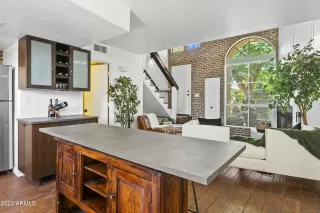 Photo #6: 6408119 Listing