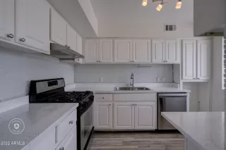 Photo #3: 6408136 Listing