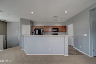 Photo #5: 6408268 Listing