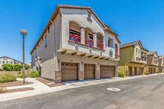 Photo #1: 6408400 Listing 