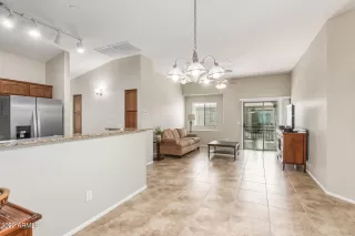 Photo #5: 6408400 Listing 